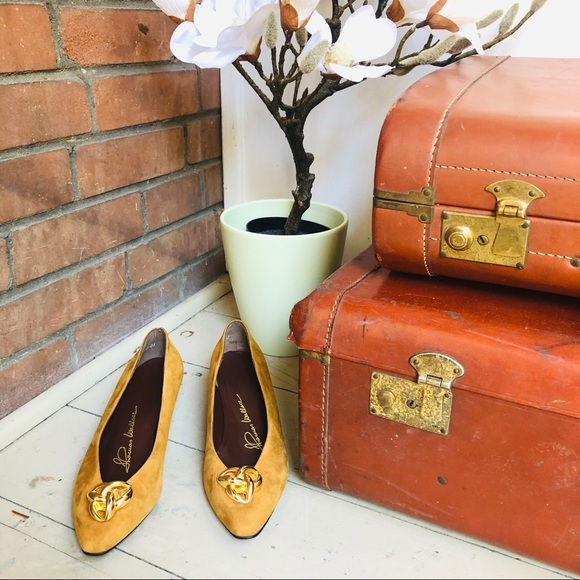 Never worn vintage 80s Thomas Wallace suede pumps - Picture 8 of 9